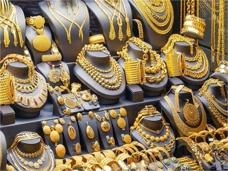 Gold Jewellery खरीदने वालों को बड़ा झटका, यहां देखें नया Rate