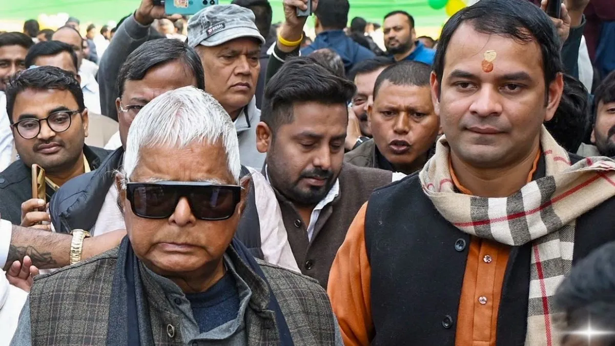 तेज प्रताप की दही-चूड़ा पार्टी से बिहार की राजनीति में हलचल, लालू परिवार की एकजुटता के संकेत