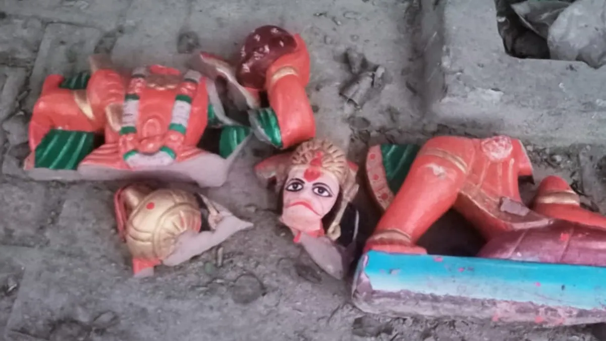 दो गांवों के मंदिरों में मूर्तियां तोड़े जाने से क्षेत्र में तनाव