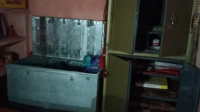 मऊ में एक ही रात में तीन घरों में ताबड़तोड़ चोरी, घटना के बाद गांव में दहशत