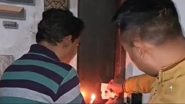 संभल में बंद पेट्रोल पंप के कमरे में चल रहा था अस्‍पताल, सिटी मजिस्ट्रेट ने छापेमारी कर क‍िया सील