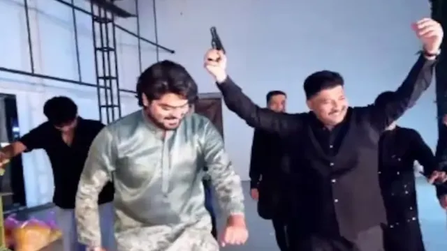 कांग्रेस विधायक का ‘धुरंधर’ अवतार, ‘FA9LA’ गाने पर रील बनाने के लिए लहराई पिस्टल