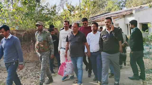 गुमला में ACB की बड़ी कार्रवाई, लघु सिंचाई कार्यालय का कैशियर 20 हजार रिश्वत लेते गिरफ्तार