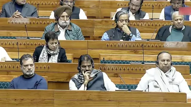 ‘मुझे बोलना का मौका मिलेगा या नहीं?’, लोकसभा में कार्यवाही शुरू होते ही राहुल गांधी ने पीठासीन से पूछा सवाल