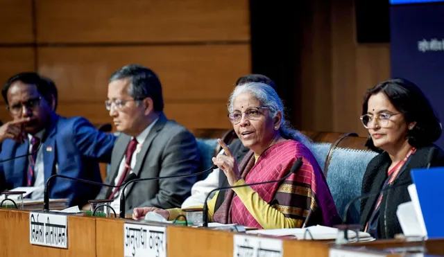 यूनिवर्सिटी से स्किल सेंटर तक, सीतारमण के पिटारे से क्या-क्या निकला? छात्रों की तो निकल पड़ी