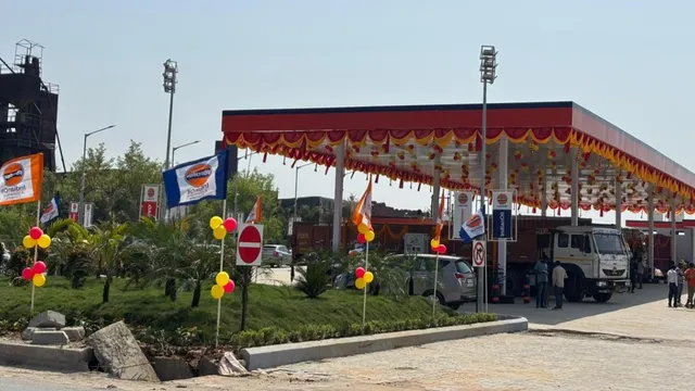 बिहार की आपदा में यूपी वालों ने खोजा अवसर, यूपी बार्डर पर धड़ाधड़ खुलते जा रहे हैं पेट्रोल पंप