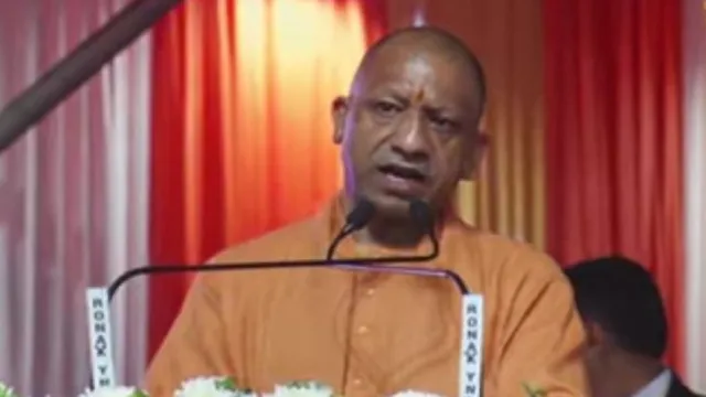 हरिद्वार के श्रीविग्रह मूर्ति स्थापना समारोह में बोले सीएम योगी, ‘न कर्फ्यू न दंगा, यूपी में है सब चंगा’