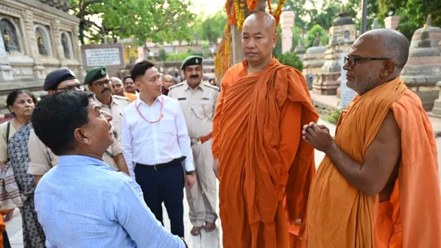 महाबोधि मंदिर में फर्जी भिक्षुओं पर नकेल कसने की तैयारी, B.SAP और BTMC चलाएंगे ज्वाइंट ऑपरेशन
