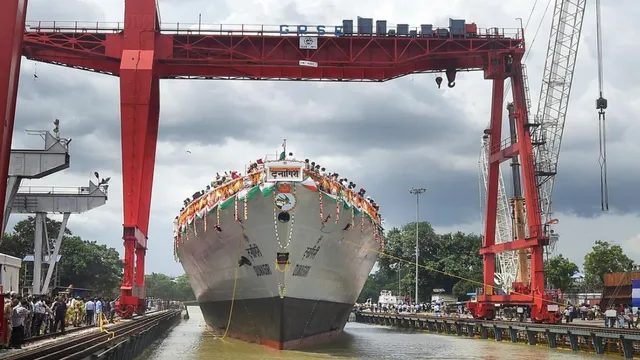 भारतीय नौसेना को मिले तीन अत्याधुनिक स्वदेशी युद्धपोत, समुद्र में बढ़ी ताकत
