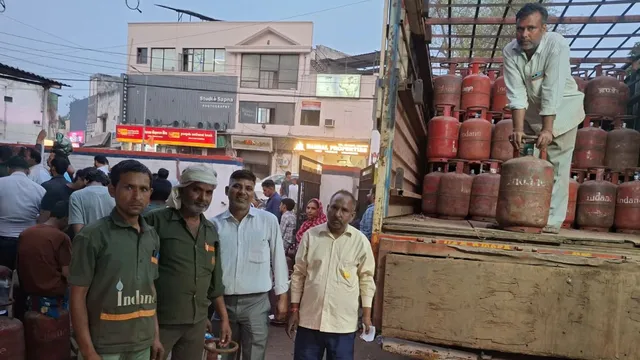 गाजियाबाद के होटल-रेस्तरां संचालकों को राहत की उम्मीद, सरकार ने ली कामर्शियल गैस सिलिंडर की खपत की जानकारी