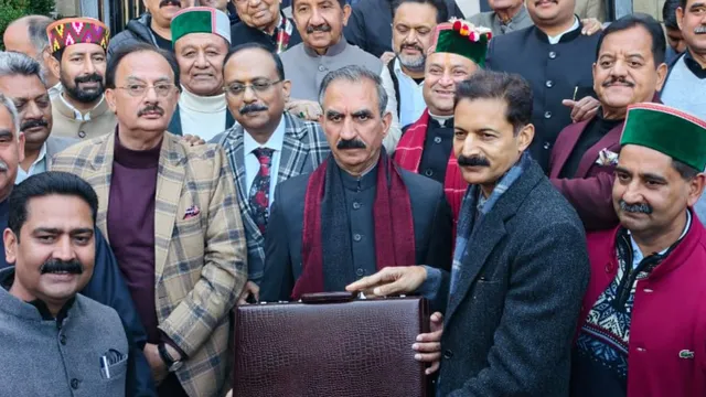 सुक्खू के बयान पर विधानसभा में विपक्ष का हंगामा, सीएम ने बजट भाषण रोका; कार्यवाही स्थगित