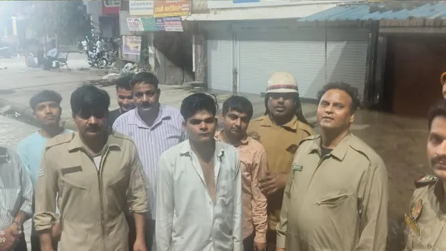 संजय प्लेस कैफे में देर रात लगी भीषण आग, फायर ब्रिगेड ने बचाई पांच लोगों की जान