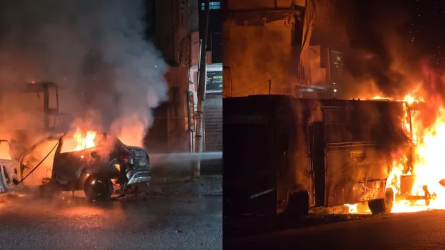 हरदोई में सड़क किनारे खड़ी रोडवेज बस को पीछे से कार ने मारी टक्कर, दोनों गाड़ियों में लगी भीषण आग