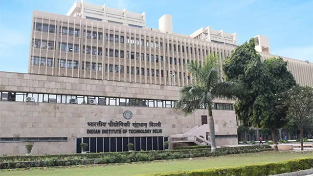 क्यूएस व‌र्ल्ड यूनिवर्सिटी की रैंकिंग में भारतीय संस्थानों ने फहराया परचम, IITs, JNU और BITS पिलानी शीर्ष 50 में शामिल