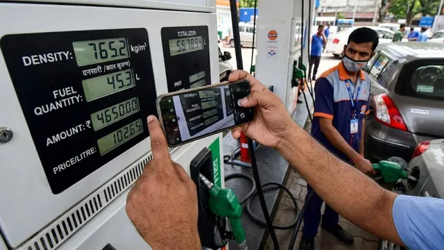 सिर्फ जीरो देखना काफी नहीं; Petrol Pump पर आपको ऐसे लगाया जाता है चूना, समझें 0 से 10 का खेल
