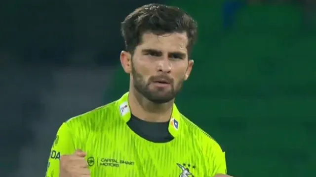 PSL के नियम तोड़ना पड़ा भारी, Shaheen Afridi पर पीसीबी ने ठोका 10 लाख का जुर्माना