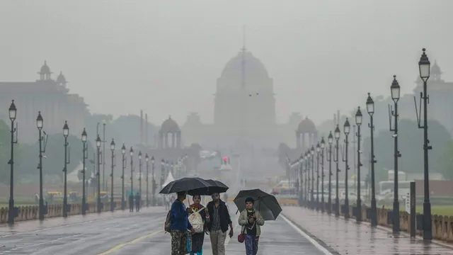 दिल्ली-एनसीआर में साफ हुआ मौसम, यूपी-बिहार में आंधी-बारिश से 8 की मौत; फसलों को भारी नुकसान