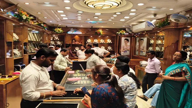 Akshaya Tritiya पर धनबाद में 161 करोड़ का रिकॉर्ड कारोबार, रियल एस्टेट से लेकर सर्राफा बाजार तक बम-बम