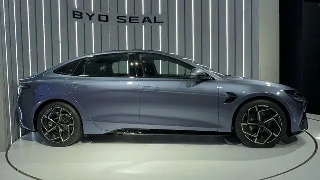 महंगी हो सकती है BYD की कारें, कब से और कितनी हो सकती है बढ़ोतरी