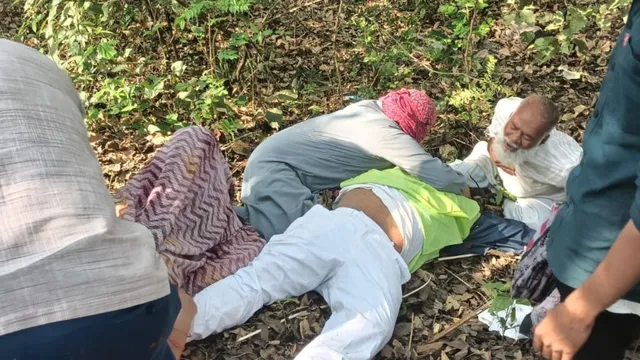 सड़क में जल्दबाजी ने ली जान: पश्चिमी चंपारण में पेड़ से टकराई बाइक, यूपी के शिक्षक की मौत