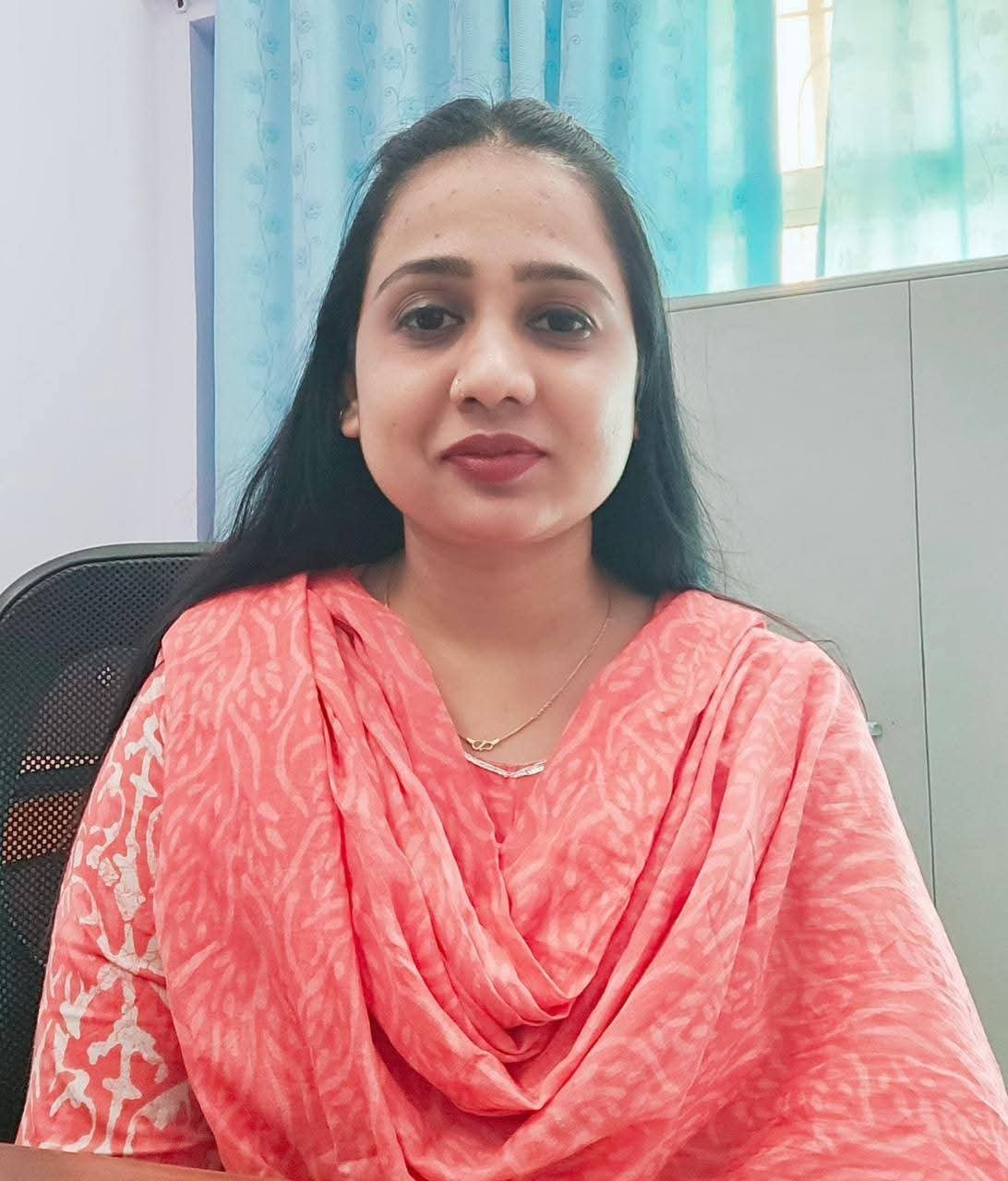 खनिज अधिकारी, आकांक्षा पटेल 