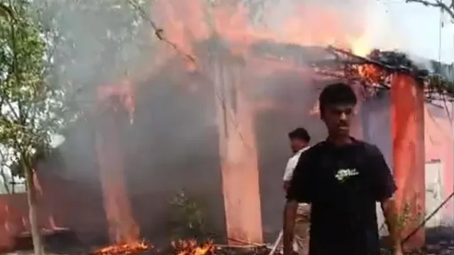 मछली पकड़ने से रोका तो युवक ने फूंका मथुरा का बालाजी आश्रम, CCTV में कैद हुई घटना