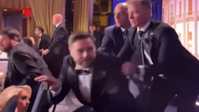 पीछे हटे, भागे जेडी वेंस, फिर दौड़ते हुए आए कमांडो… व्हाइट हाउस डिनर शूटिंग में सीक्रेट सर्विस की दिखी मुस्तैदी