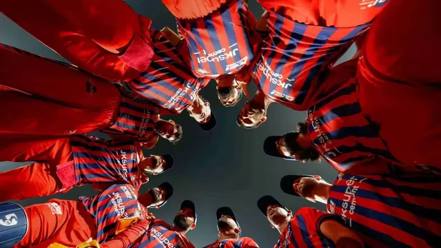 IPL 2026: जीत के बाद LSG को लगा झटका, स्टार स्पिनर पूरे सीजन से हुआ बाहर; 35 विकेट लेने वाला खिलाड़ी लेगा जगह!