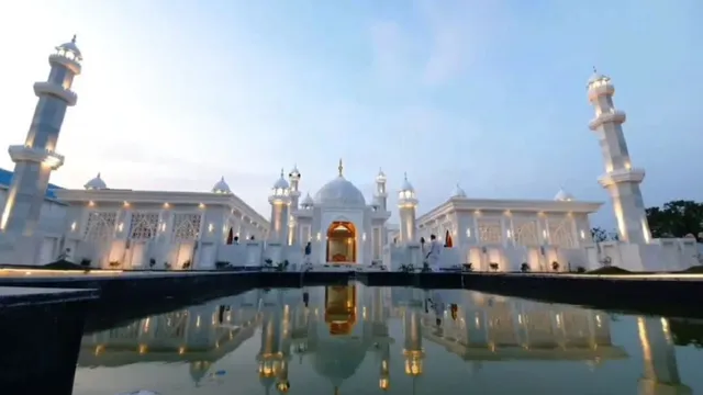 मां के प्यार में बेटे ने बना दिया ‘ताजमहल’, तमिलनाडु में उमड़ रही लोगों की भीड़