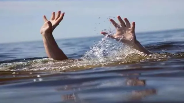 आंध्र प्रदेश: झरने में डूबने से तीन नाबालिग लड़कियों ने गंवाई जान, सेल्फी लेने के चक्कर में हुआ हादसा