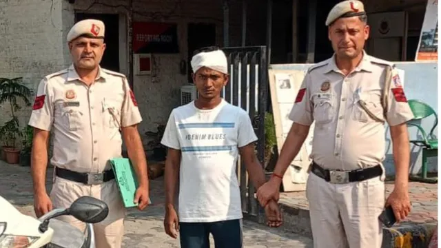 पूर्वी दिल्ली में स्नैचिंग का खुलासा, पटपड़गंज पुलिस ने एक आरोपित को गिरफ्तार किया; चोरी की स्कूटी भी बरामद