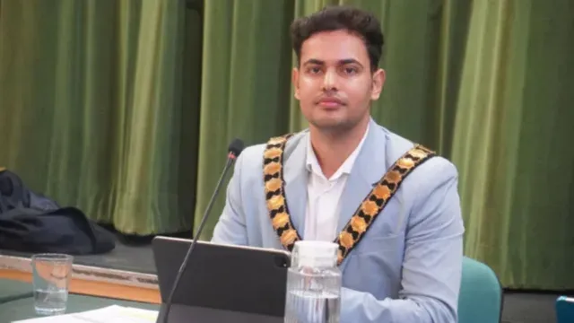 ब्रिटेन में मां-बेटे बने मेयर, रोहतक के दहिया परिवार में जश्न का माहौल