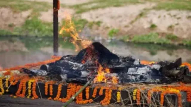 अंबाला में रहस्यमय परिस्थितियों में मृत मिली दो बहनों का अंतिम संस्कार, एक भी रिश्तेदार आए सामने
