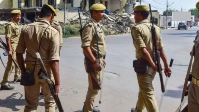 संभल में ताबूत जुलूस में नोहा पढ़ने पर हंगामा, दो गुटों में बढ़ा तनाव