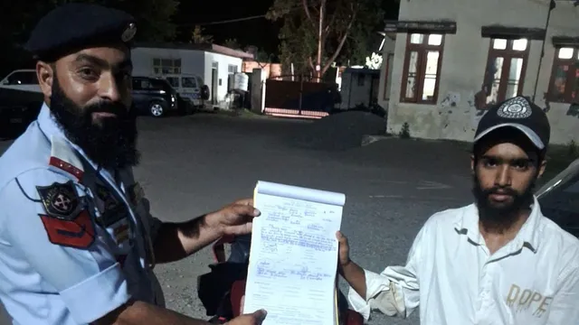 जम्मू-कश्मीर में इंटरनेट पर रील बनाना पड़ा महंगा, पुंछ में खतरनाक स्टंट करने वाले युवक पर केस दर्ज; मोटरसाइकिल जब्त