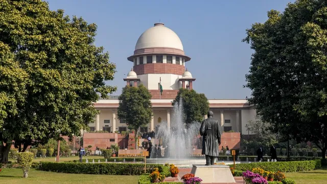 जिस दिन सुप्रीम कोर्ट ने HC के लिए तय की 3 महीने की डेडलाइन, उसी दिन सुनाया 15 महीने से सुरक्षित रखा फैसला
