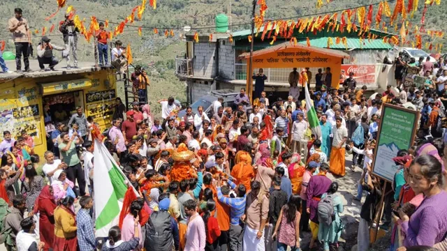 गोपेश्वर से शुरू हुई बाबा रुद्रनाथ की डोली यात्रा, शिवभक्ति में डूबा चमोली