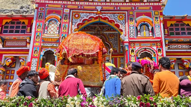 बदरीनाथ में सफाई और आय का संगम, आठ टन कचरे से कमाए 84 हजार रुपये