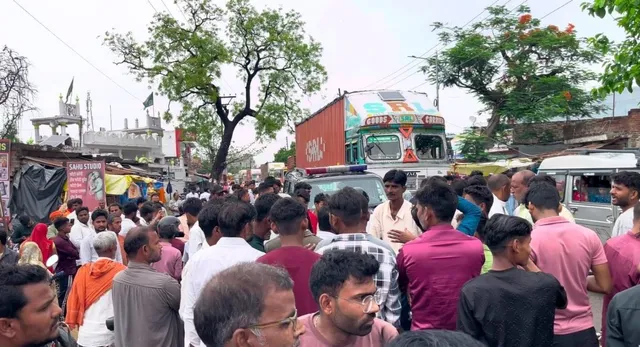 बस्ती में गैस संकट से नाराज उपभोक्ताओं ने बस्ती-डुमरियागंज मार्ग किया जाम, दो घंटे बाधित रहा यातायात