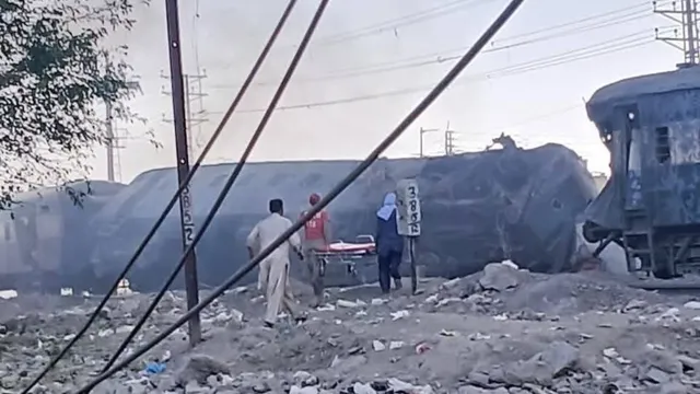 Pakistan Train Blast: क्वेटा में रेलवे ट्रैक के पास हुए धमाके में 24 लोगों की मौत, 50 से ज्यादा घायल