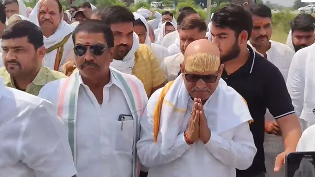 भरत तिवारी के घर पहुंचे UP कांग्रेस अध्यक्ष अजय राय, विकास दुबे का नाम लेकर भाजपा सरकार पर साधा निशाना