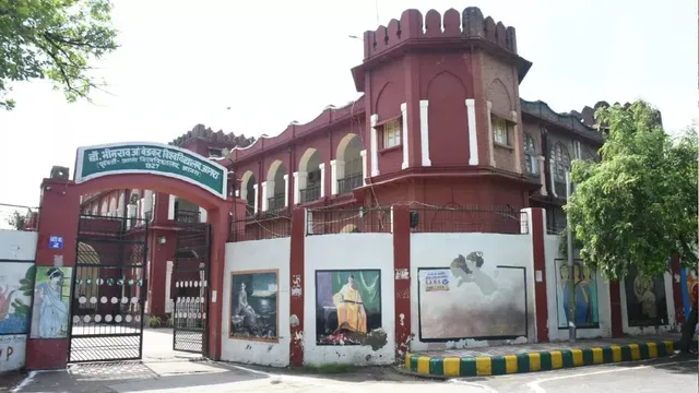 आंबेडकर यूनिवर्सिटी में बनेगी एयर लैब: आगरा, मथुरा और इटावा के प्रदूषक तत्वों पर होगा अध्ययन; नॉलेज सेंटर भी बनेगा