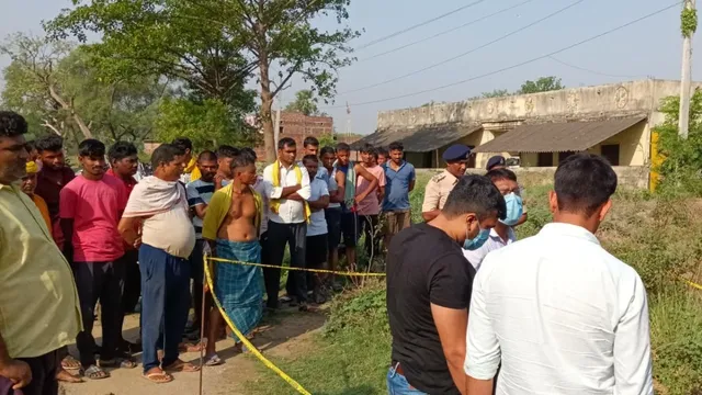 भोजपुर में मर्डर मिस्ट्री! युवक को जबरन ट्रक पर ले जाने के बाद हाईवे क‍िनारे मिला शव