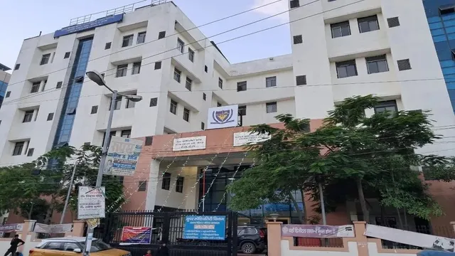 जहां पुरुषों की एंट्री बैन, वहां भी पुरुष गार्ड, डीएमसीएच में व्यवस्था पर सवाल