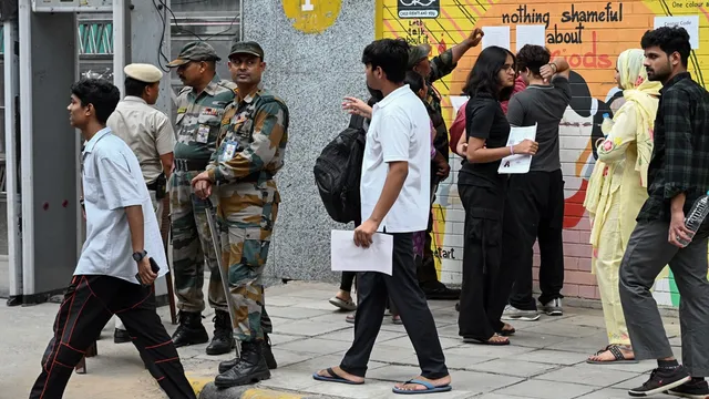 बिहार में बायोमेट्रिक सिस्टम में सेंध लगा NEET परीक्षा में बैठाए नकली परीक्षार्थी, सॉल्वर गैंग के 30 गिरफ्तार