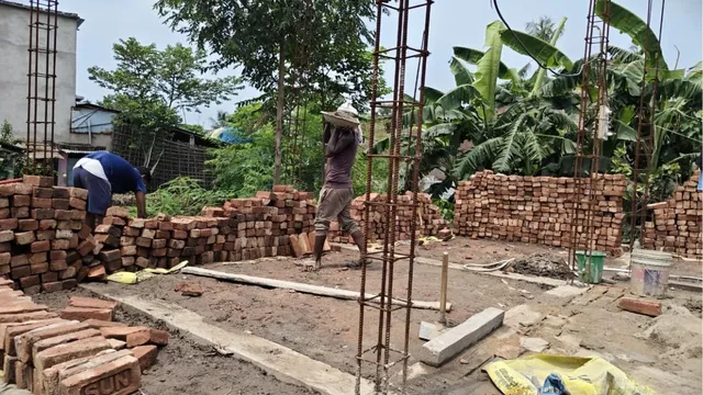 लिंटेल तक मकान बनाकर फंसे पूर्णिया के 664 परिवार, दूसरी किस्त न मिलने से कर्ज के बोझ तले दबे लाभुक