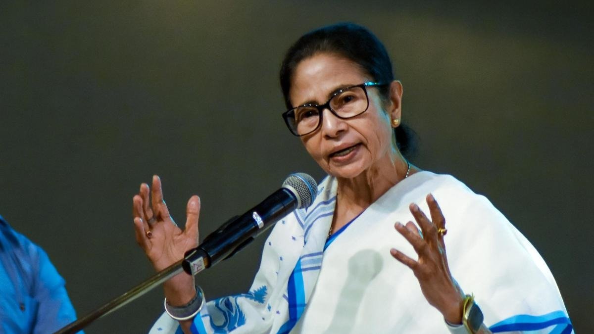 बगावत-NCPI में विलय पर स्पीकर बिरला लेंगे अंतिम फैसला; ओवैसी ने गिनाए ममता की हार के चार कारण