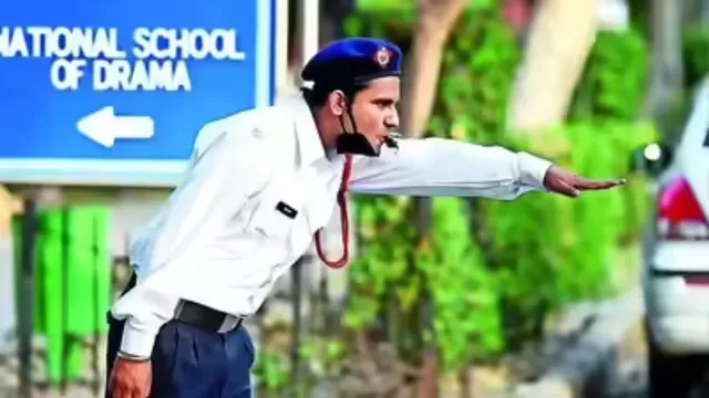 मेवात: नंबर प्लेट छिपाकर और बिना हेलमेट वाहन चलाने वालों पर एसडीएम का चाबुक, चेकिंग से मचा हड़कंप