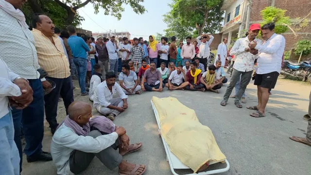 पलामू सड़क हादसा: बोरवेल ट्रक ने ऑटो को मारी टक्कर, वृद्ध का पैर कटकर हुआ अलग, मौके पर ही मौत; 5 घायल