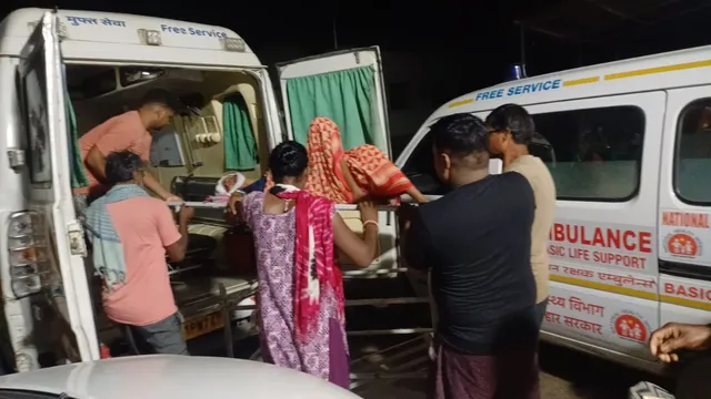 बिहार में घर के बाहर सो रहे 7 लोगों को ट्रैक्टर ने कुचला, छपरा सदर अस्पताल में इलाज जारी; ड्राइवर भागा